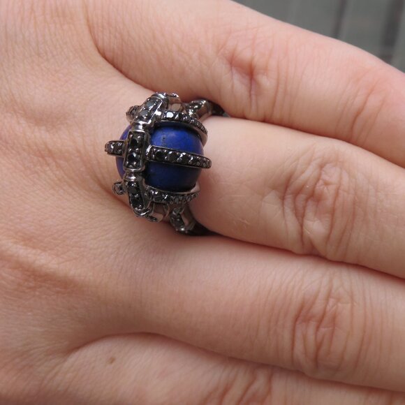 Stephen Webster "Verne" Bone Lapis Black Diamond 18k Gold Ring - Picture 16 of 17